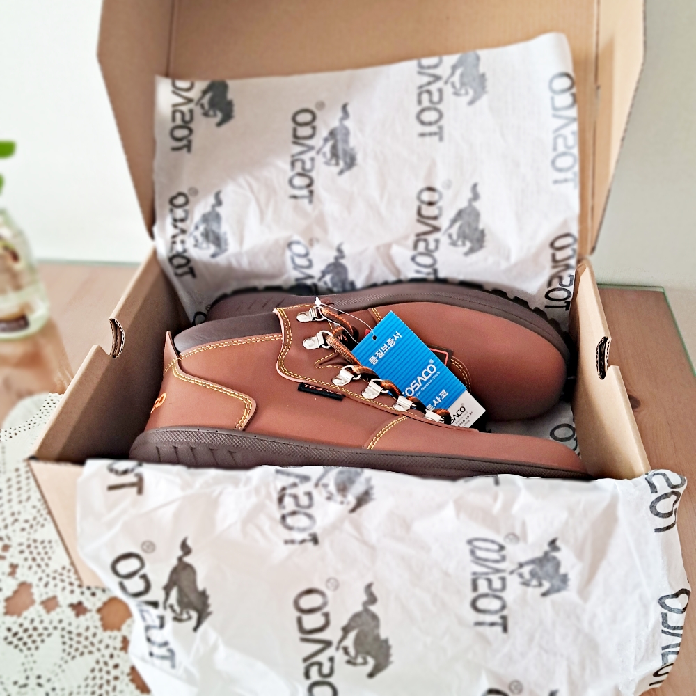 アジャモールで買った安全靴のイメージ